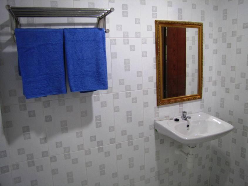 Hotel Mitra Garden Панкалпинанг Номер фото