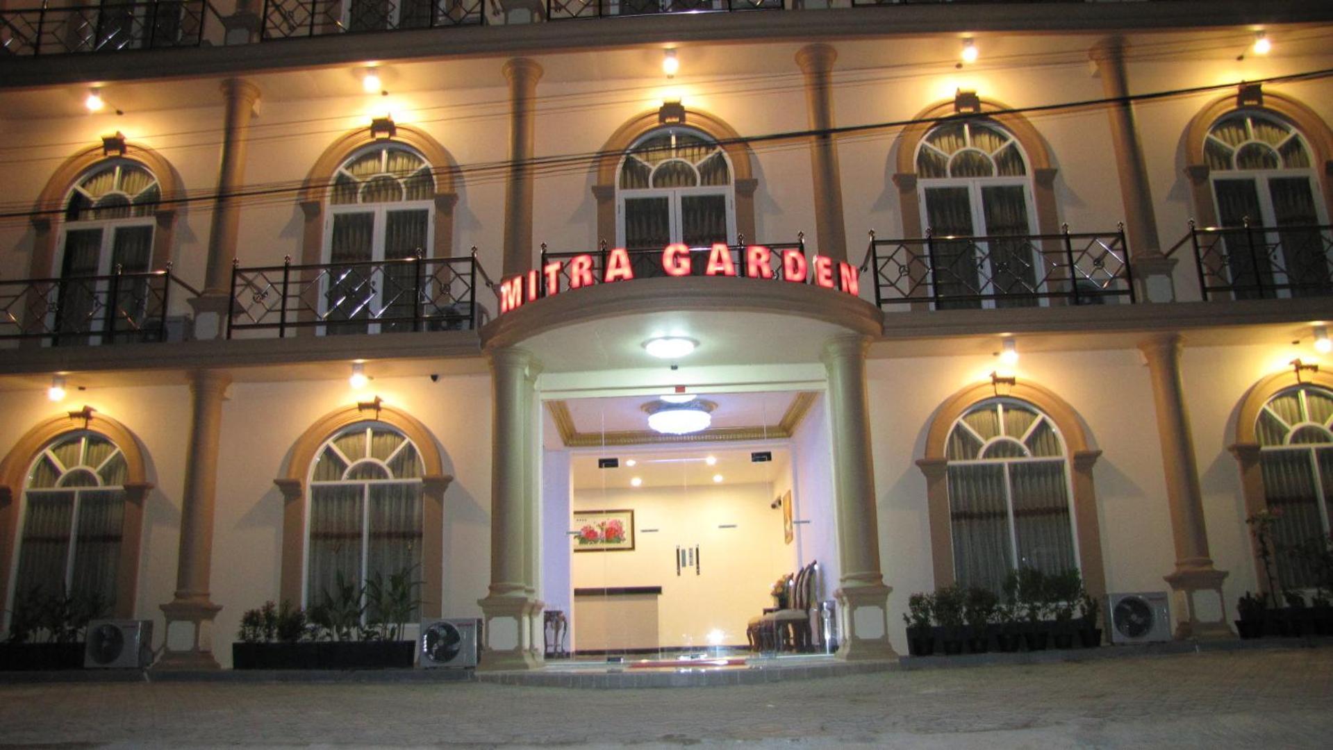 Hotel Mitra Garden Панкалпинанг Экстерьер фото